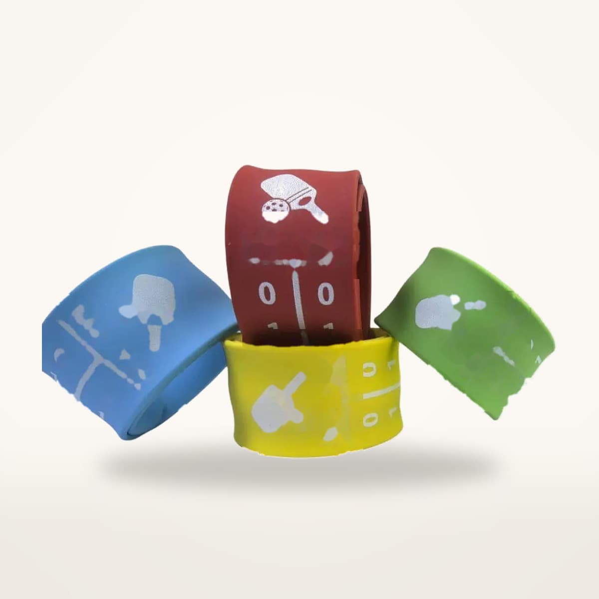 Bracelets compteurs de score de pickleball enroulés, présentés dans quatre coloris